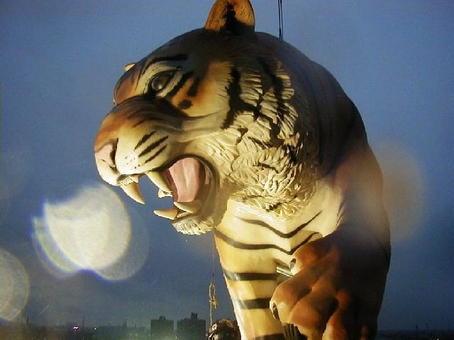 Main Entrance & Tiger Sculptures – Comerica Park Stadium