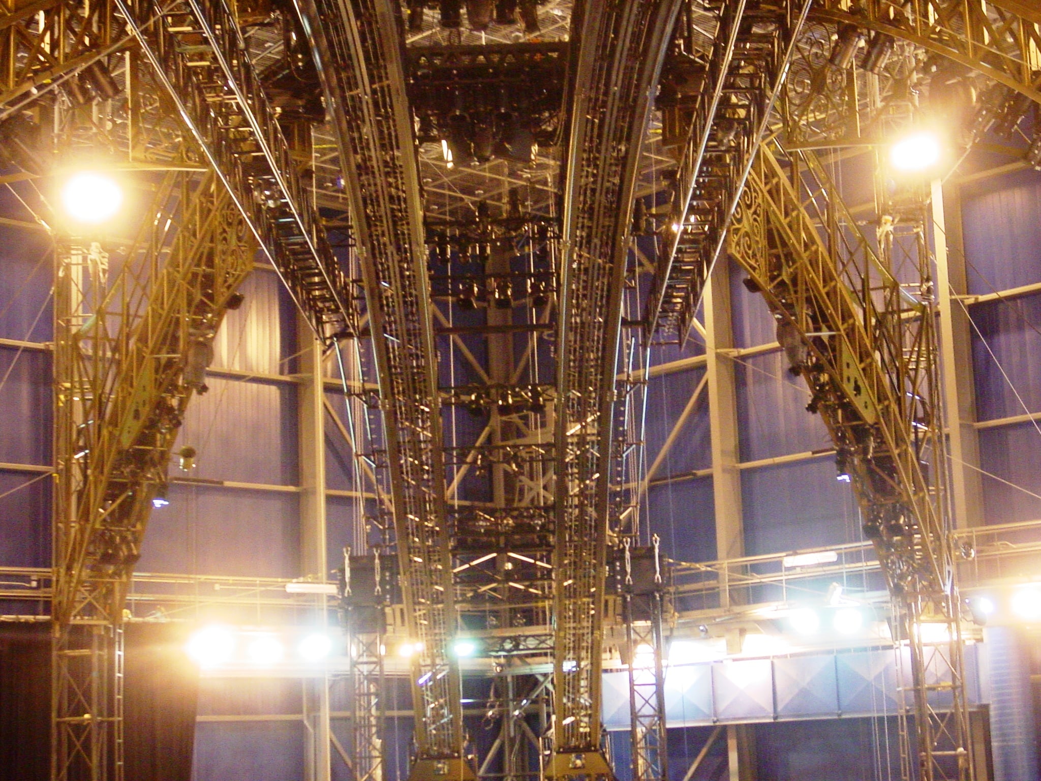 La patience - Overstage rigging structure